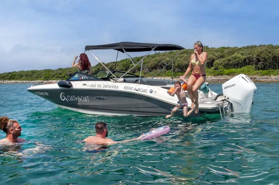 Rovinj: Luxury Island Hopping with Swimming & Snorkeling - A fast start around Golden Cape and Sveti Andrija