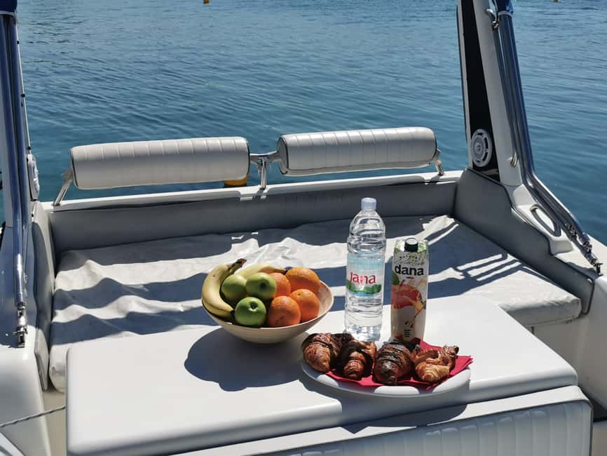 Rovinj: Red Island and Pirate Cave speedboat tour - The first view: Rovinj from the water