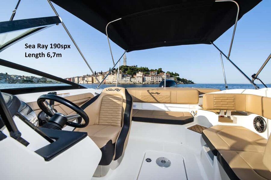 Rovinj: Rovinj Archipelago and South Coves Speedboat Tour - St. Ivan lighthouse and rocky snorkeling