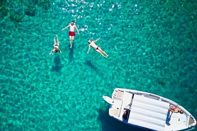 Sail, see, stop, photograph (4 hours) - What to pack for the four-hour outing