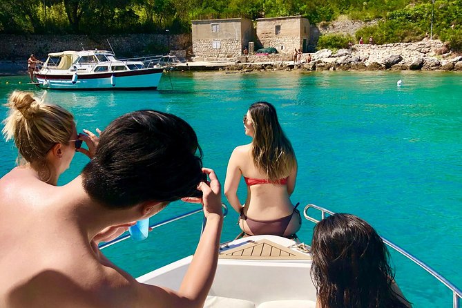 Sail, see, stop, photograph (4 hours) - Who will enjoy this private island trip