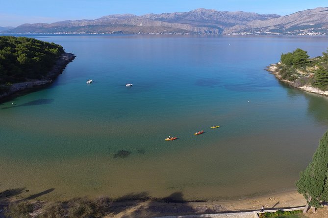 Sea kayaking Postira - Lovrečina (St.Lovre, archaeological site) - The beach stop for swimming and snorkeling