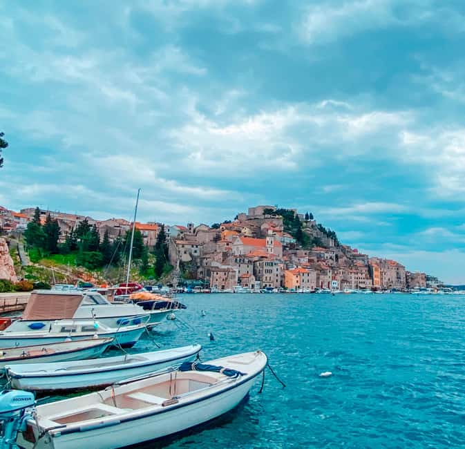 Sibenik: Guided Walking Tour - Poljana Square and the meeting of old and new