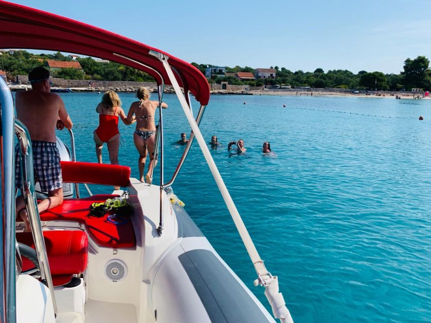 Šolta, Blue Lagoon and Brač Private Tour - Maslinica on Šolta and the Marchi castle