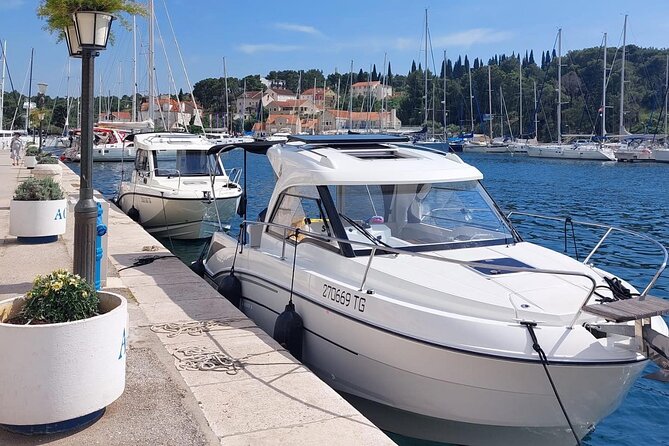 Speedboat transfer from Hvar town (Water taxi transfer) to Airport Split - Key points to know before booking