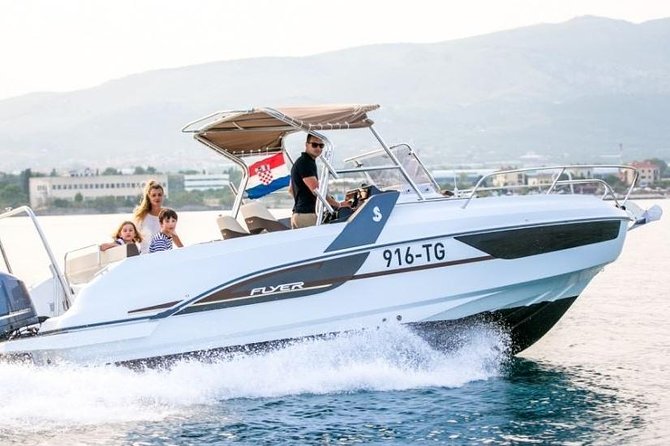Speedboat transfer from Hvar town (Water taxi transfer) to Airport Split - From the boat to the airport minivan