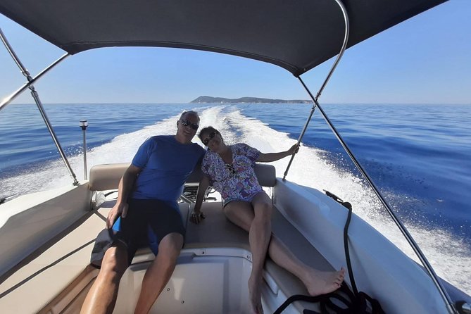 Speedboat transfer from Hvar town (Water taxi transfer) to Airport Split - What the skipper and driver add