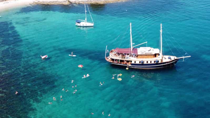 Split: All inclusive Brač & Šolta Island Swimming Cruise - A full sea day from Split