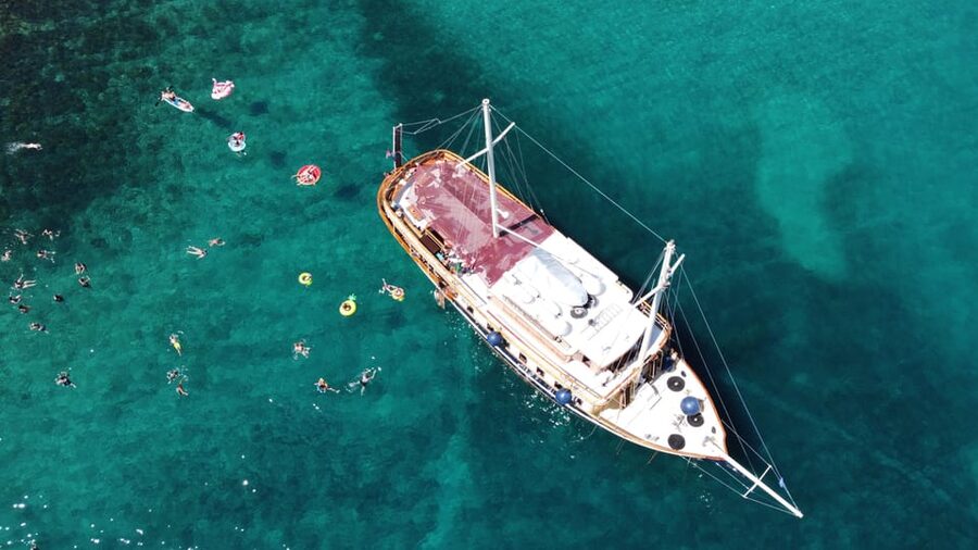 Split: All inclusive Brač & Šolta Island Swimming Cruise - Lunch is part of the value