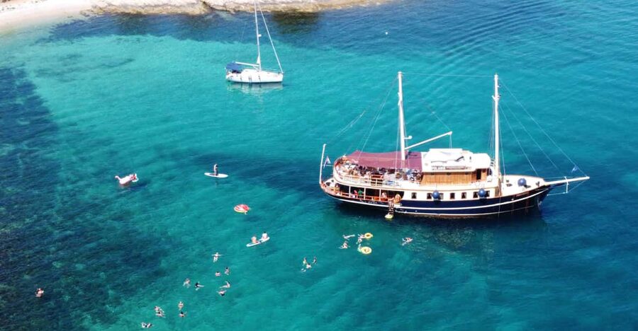 Split: All inclusive Brač & Šolta Island Swimming Cruise - Morning coffee and the cruise to Brač