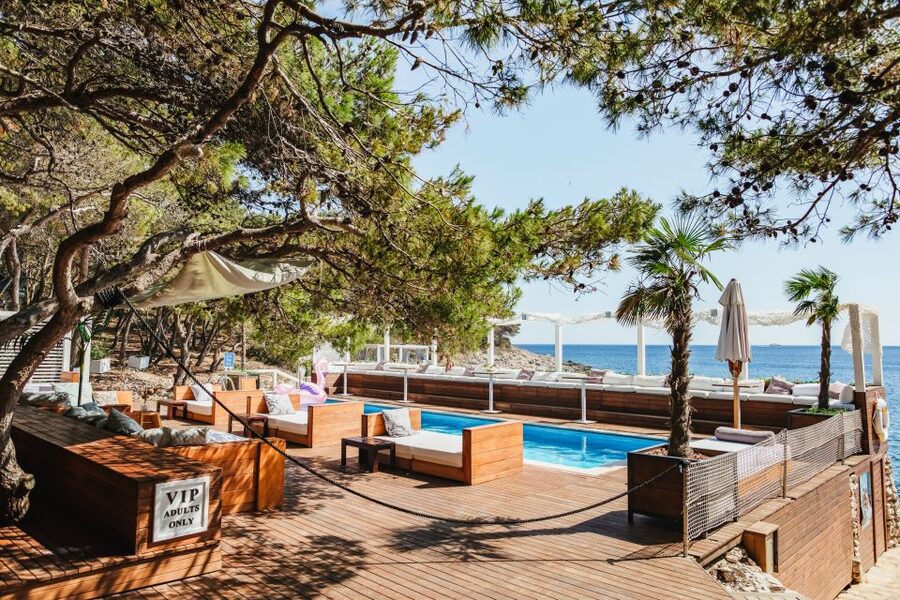 Split: Blue Cave, Vis & Hvar Full-Day Trip by Speedboat - Two hours in Hvar Town