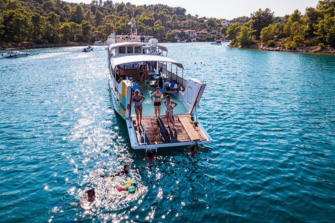 Split: Blue Lagoon, 3 Island Boat Tour & Mediterranean Lunch - How the day compares with a quiet island cruise