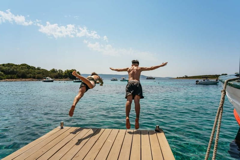 Split: Blue Lagoon & 3 Islands Speedboat Tour - Meeting beside St. Francis Church
