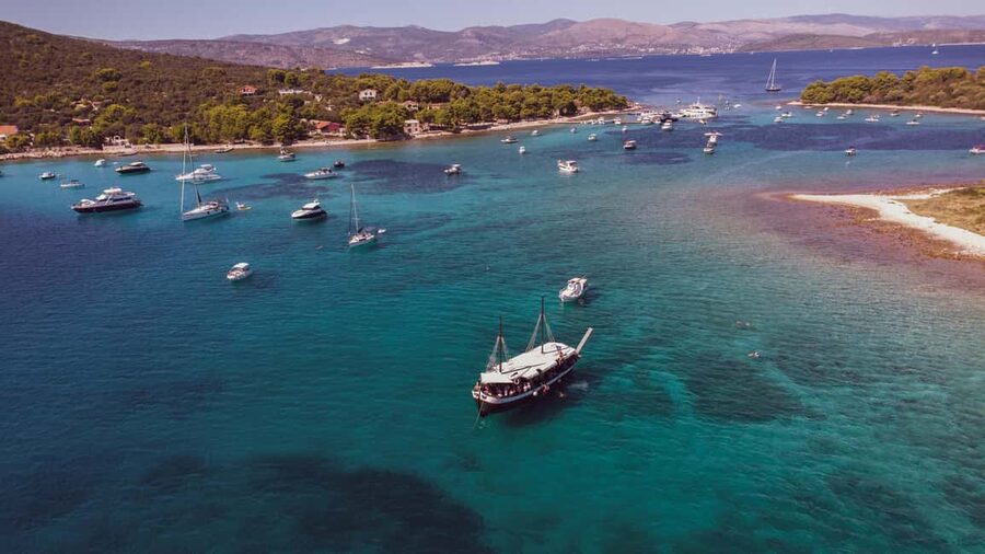 Split: Blue Lagoon & 3 Islands Tour with Lunch & Hidden Bay - What this Split boat tour is really offering