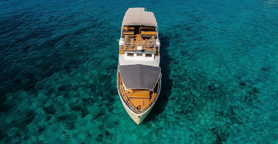 Split: Blue Lagoon and 3 Island Cruise with Food and Drinks - The Blue Lagoon is the day’s main event