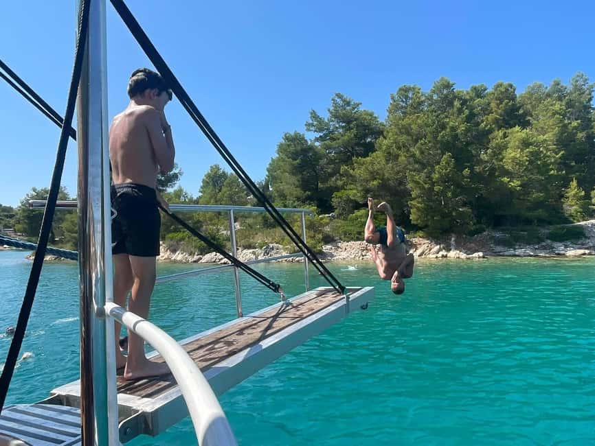 Split: Blue Lagoon and Šolta Boat Tour with Lunch and Drinks - The cruise to the Blue Lagoon