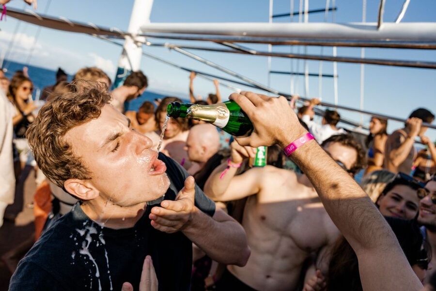 Split: Blue Lagoon Boat Party with DJs, Shots & After Party - What kind of day is this in Split?