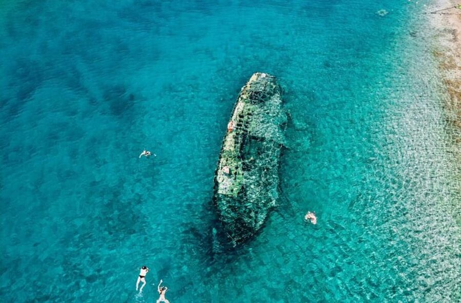 Split: Blue Lagoon, Shipwreck and Šolta with Food and Drinks - The first hour, coffee, croissants, and open sea
