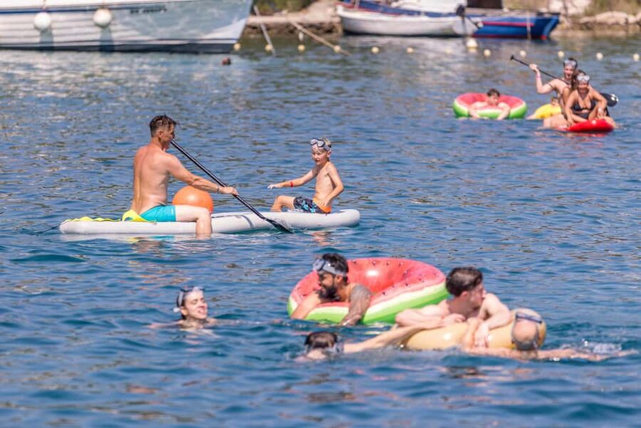 Split: Blue Lagoon, Shipwreck, & Šolta with Lunch & Drinks - Who should book this boat day?