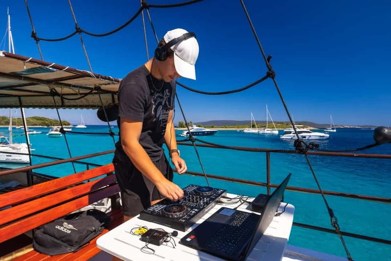 Split: Blue Lagoon Underwater Museum Tour w/Lunch & Drinks - Should you book the pirate boat?