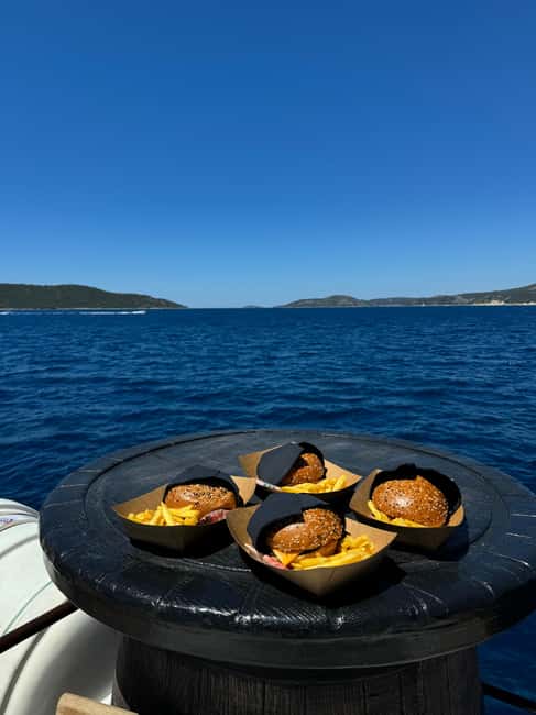 Split: Blue Lagoon Underwater Museum Tour w/Lunch & Drinks - Lunch while the pirate ship moves on