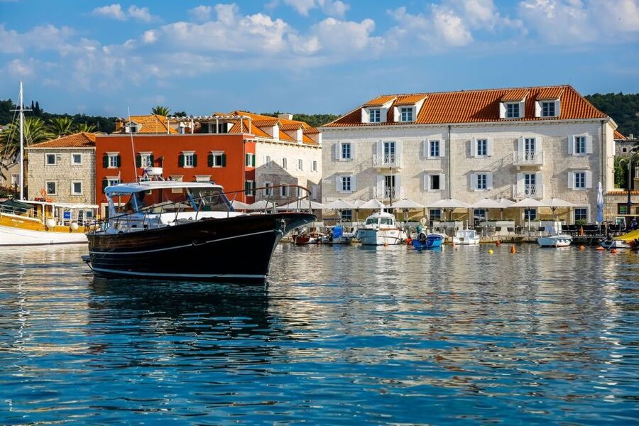 Split: Brac Island and Sutivan Village Sunset Boat Tour - What the $647 group price really means