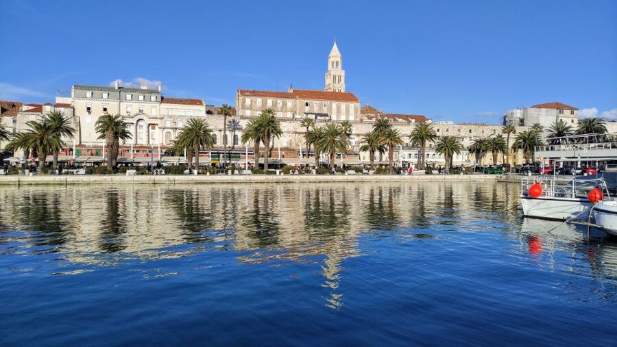 Split: city center private walking tour 2 h - Golden Gate and the statue of Gregory of Nin