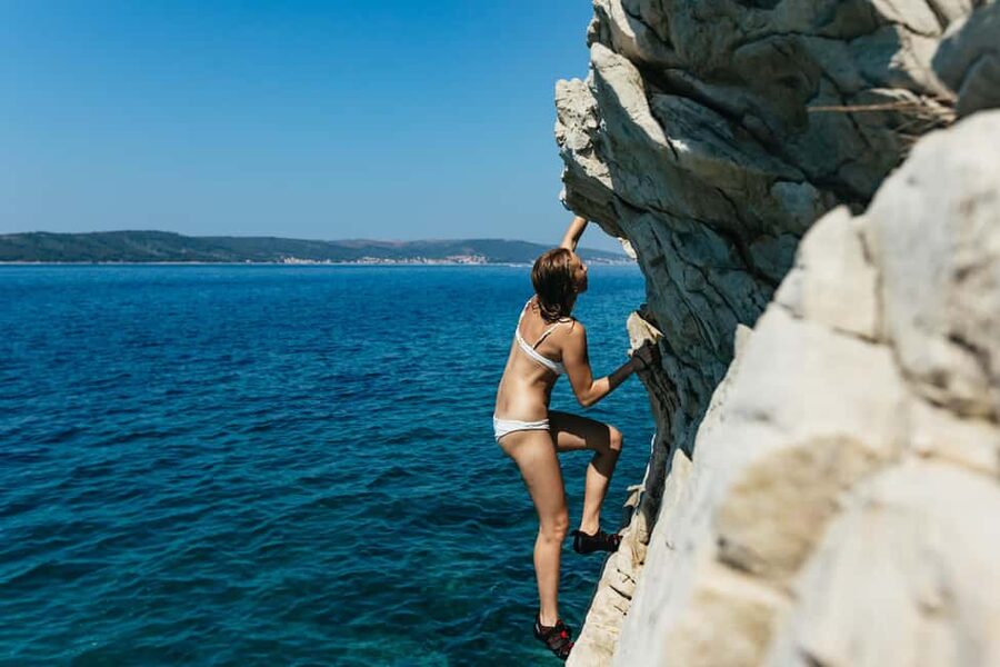 Split: Cliff Jumping & Deep Water Solo Tour - What the guides add to the day