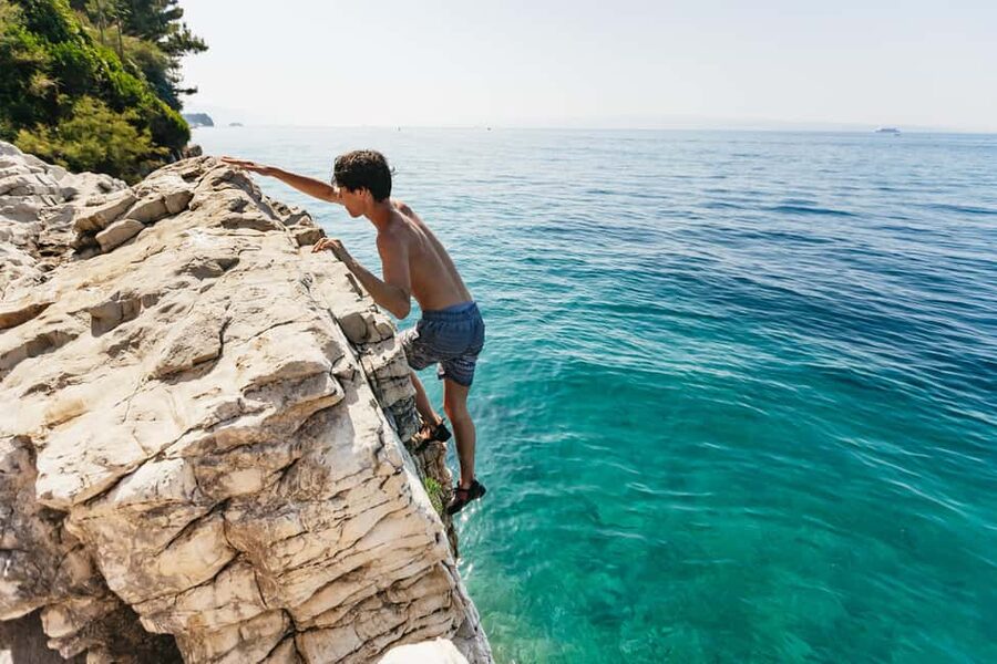 Split: Cliff Jumping & Deep Water Solo Tour - How the climbing session works