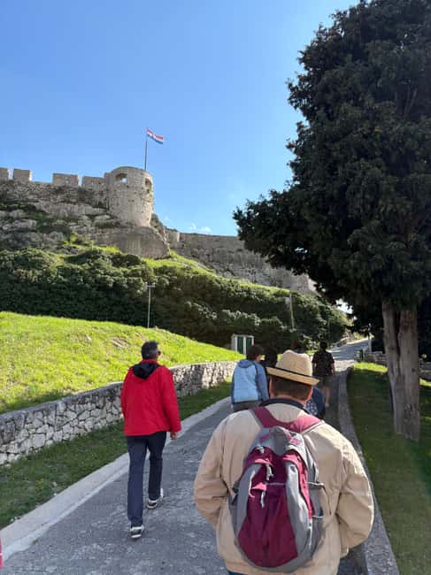 Split: Dalmatia for Nature Lovers Green Line Sightseeing Bus - Klis Fortress: the tour’s best views and toughest walking