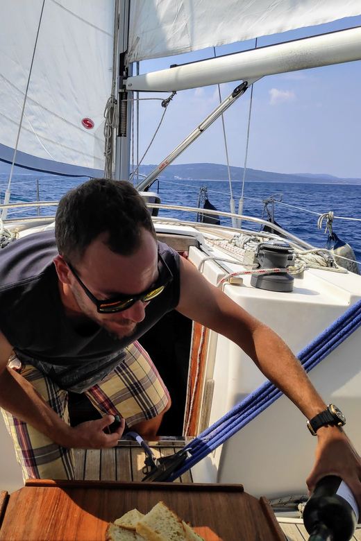 Split: Full Day Sailing Tour to Šolta Island and Brač Island - Stomorska gives you two hours on Šolta