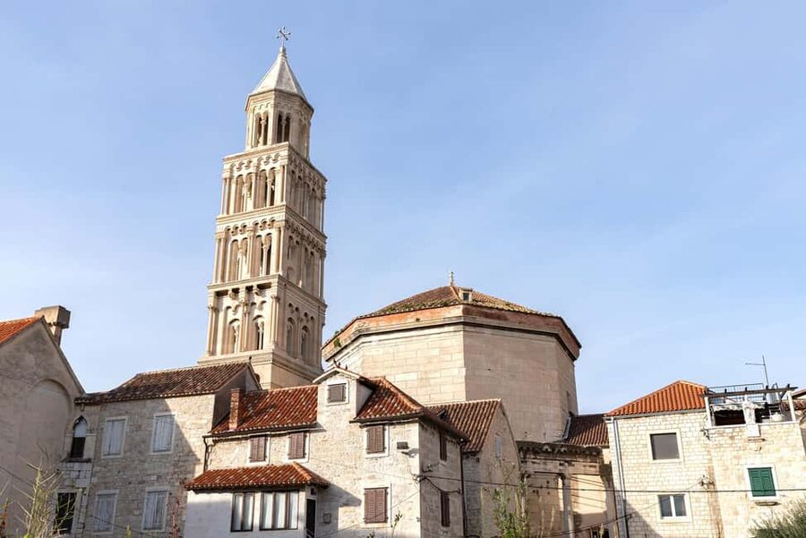Split: Group or Private Walking Tour with Art Historian - Small streets with big clues