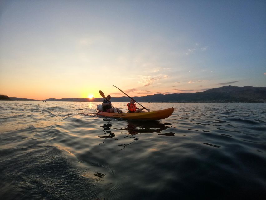 Split: Guided Sunset Sea Kayaking & Snorkeling Tour - The sunset paddle back to Bene Beach