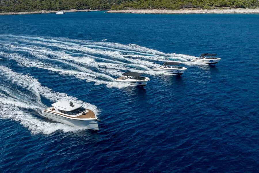 Split: Half-Day Blue Lagoon, Shipwreck, and Trogir Boat Tour - Nečujam Bay and the small shipwreck