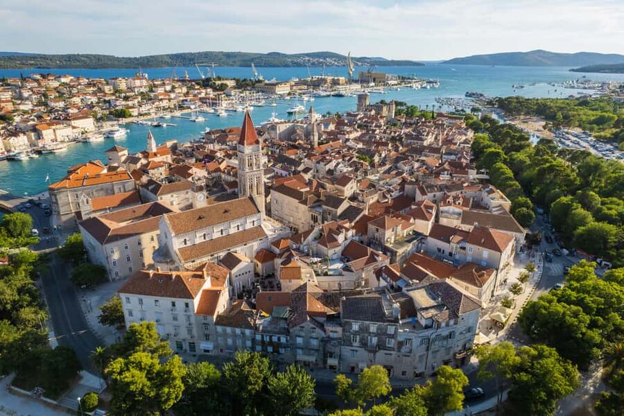 Split: Half-Day Blue Lagoon, Shipwreck, and Trogir Boat Tour - Who this boat tour suits best