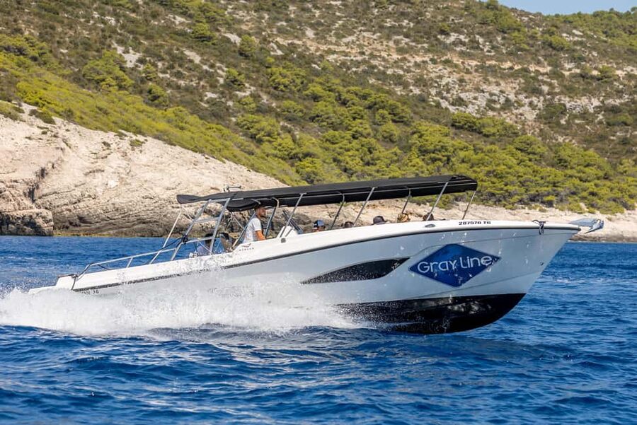 Split: Half-Day Blue Lagoon, Shipwreck, and Trogir Boat Tour - Trogir: one hour on a medieval island