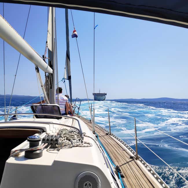 Split: Half Day Sailing Tour with Swim Stop, Snacks and Wine - The swim stop in a sheltered cove