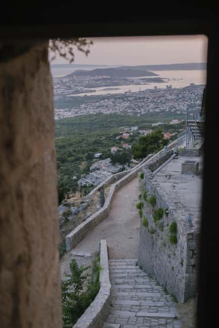 Split: Klis Sunset Sightseeing Bus Tour - What the Audio Guide Adds