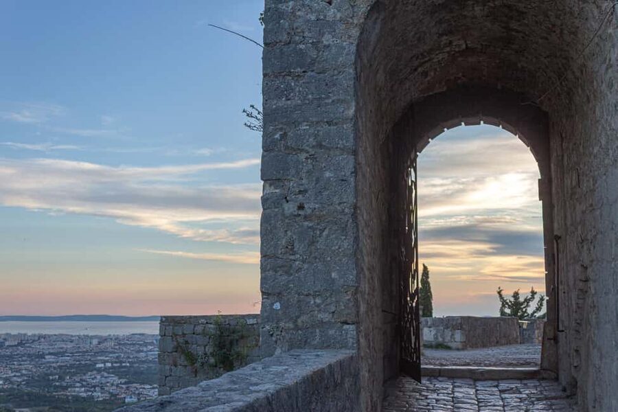 Split: Klis Sunset Sightseeing Bus Tour - Who Should Book This Klis Tour?