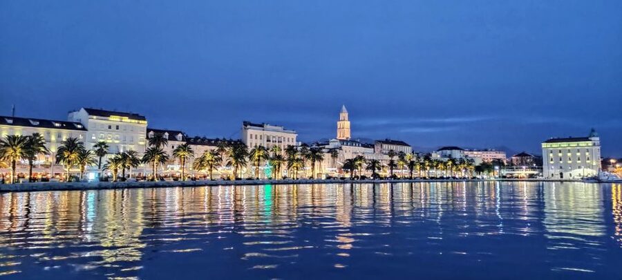 Split: Magical Evening Sightseeing Private Tour - Meeting the guide beside Diocletian’s cellars