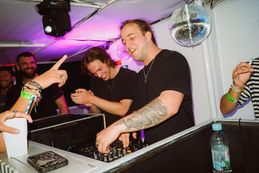 Split: Night Boat Party with Free Shots, Dj and After Party - Booking Tips for a Smoother Evening