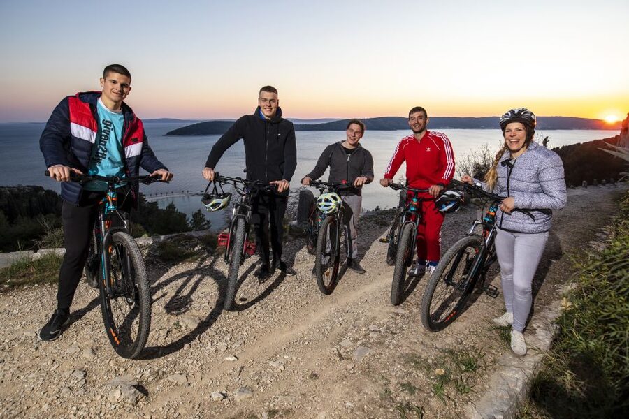 Split: Old Town Guided Bike Tour with Poljud Stadium - Sustipan Park and the first Adriatic views