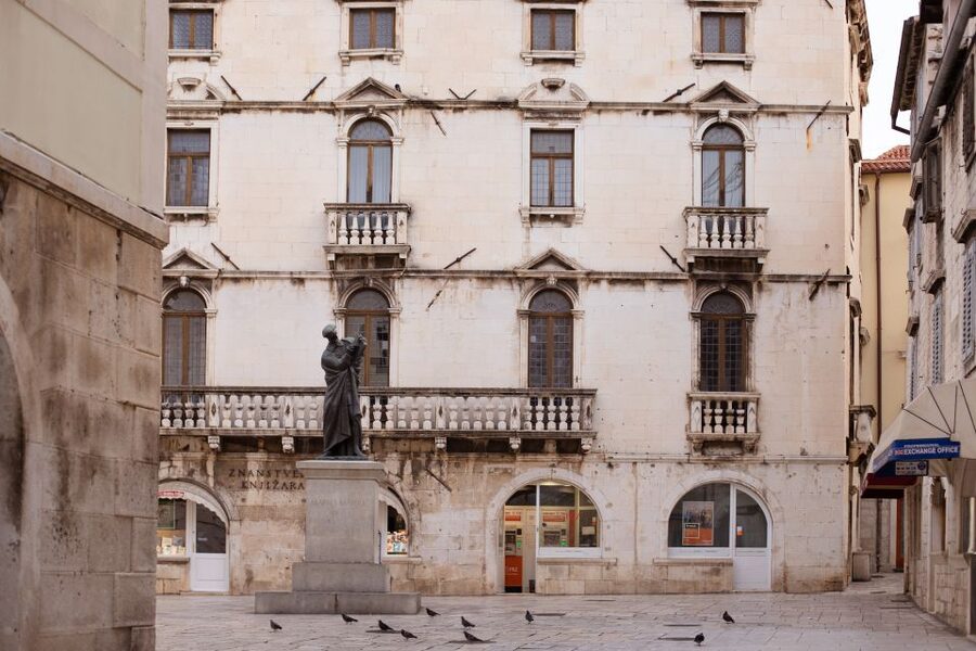 Split: Palace & Old Town Private Walking Tour-Entrance incl. - Fishmarket and Marmontova Street