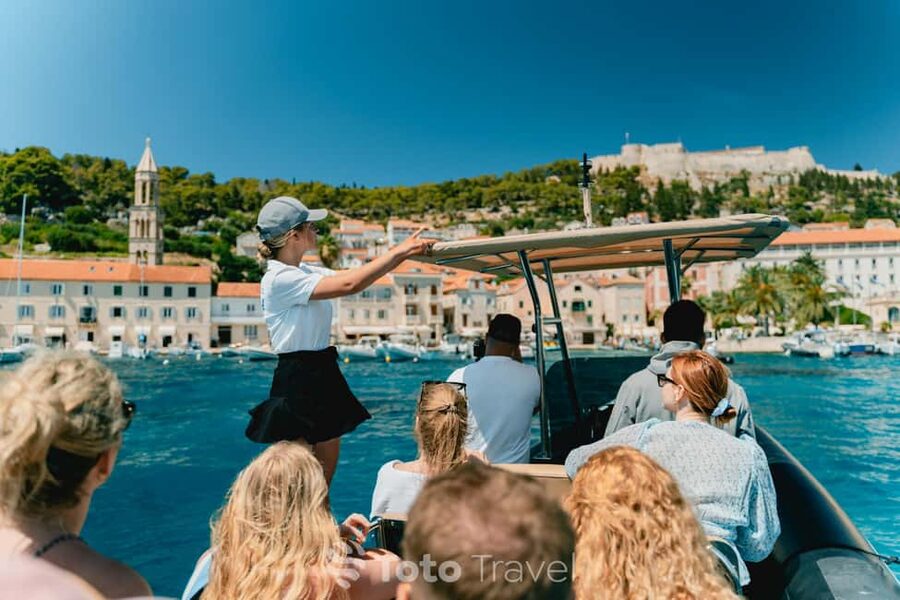 Split/Podstrana: Blue Cave, Hvar & 6 Islands Speedboat Trip - The Pakleni Islands on the way to Hvar