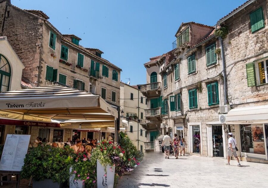 Split: Private Roman History & Market Tour - Roman rituals and Dalmatian customs