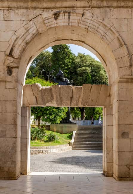 Split: Private Walking Tour and Diocletian's Palace - Meeting at South Tours on Mrčelina Street