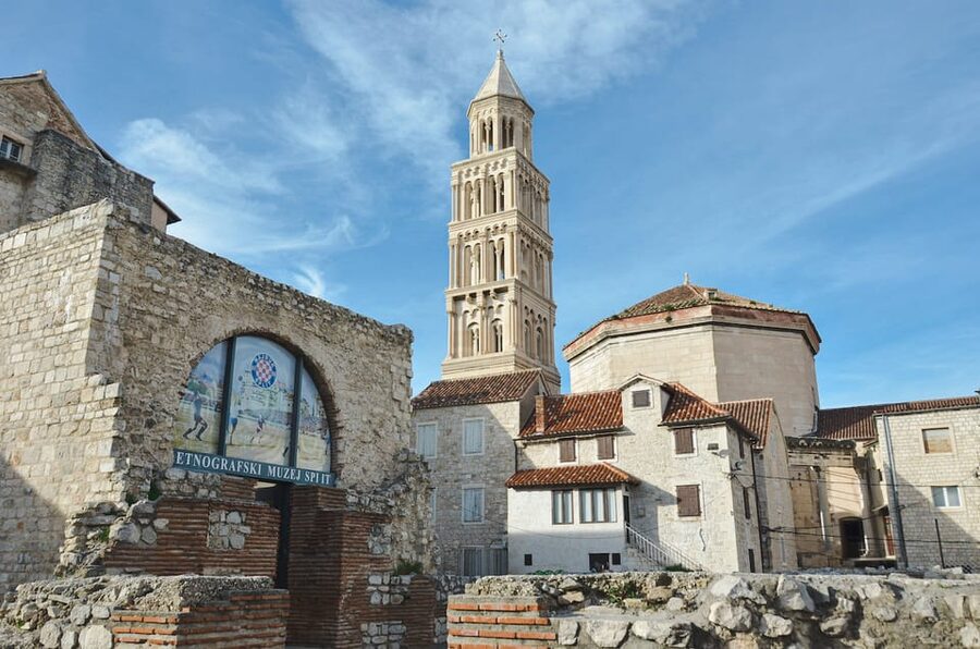 Split: Private Walking Tour for Families with kids (5-17y) - Private value at $352 for up to six people