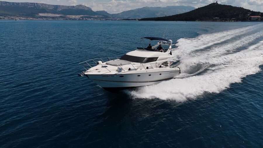 Split: Private Yacht Day Trip - Island scenery and quiet bays