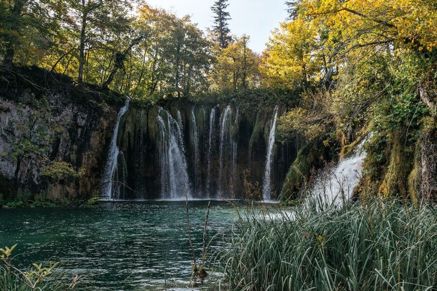 Split: Self-Guided Plitvice Lakes Day Tour with Boat Ride - Four and a half hours among the lakes