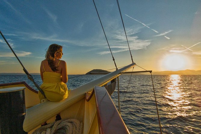 Split Sunset Cruise With Live Music - Live music that changes with the evening